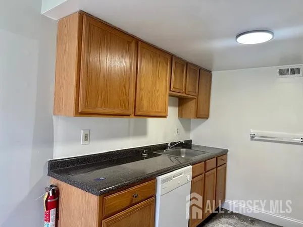 $2,299 | 356 Ridge Road, Unit B05, Dayton, NJ 08810