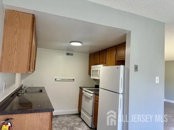 $2,299 | 356 Ridge Road, Unit B05, Dayton, NJ 08810