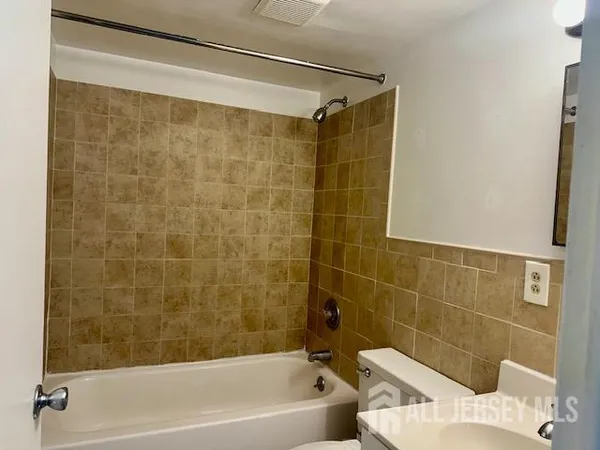 $2,299 | 356 Ridge Road, Unit B05, Dayton, NJ 08810