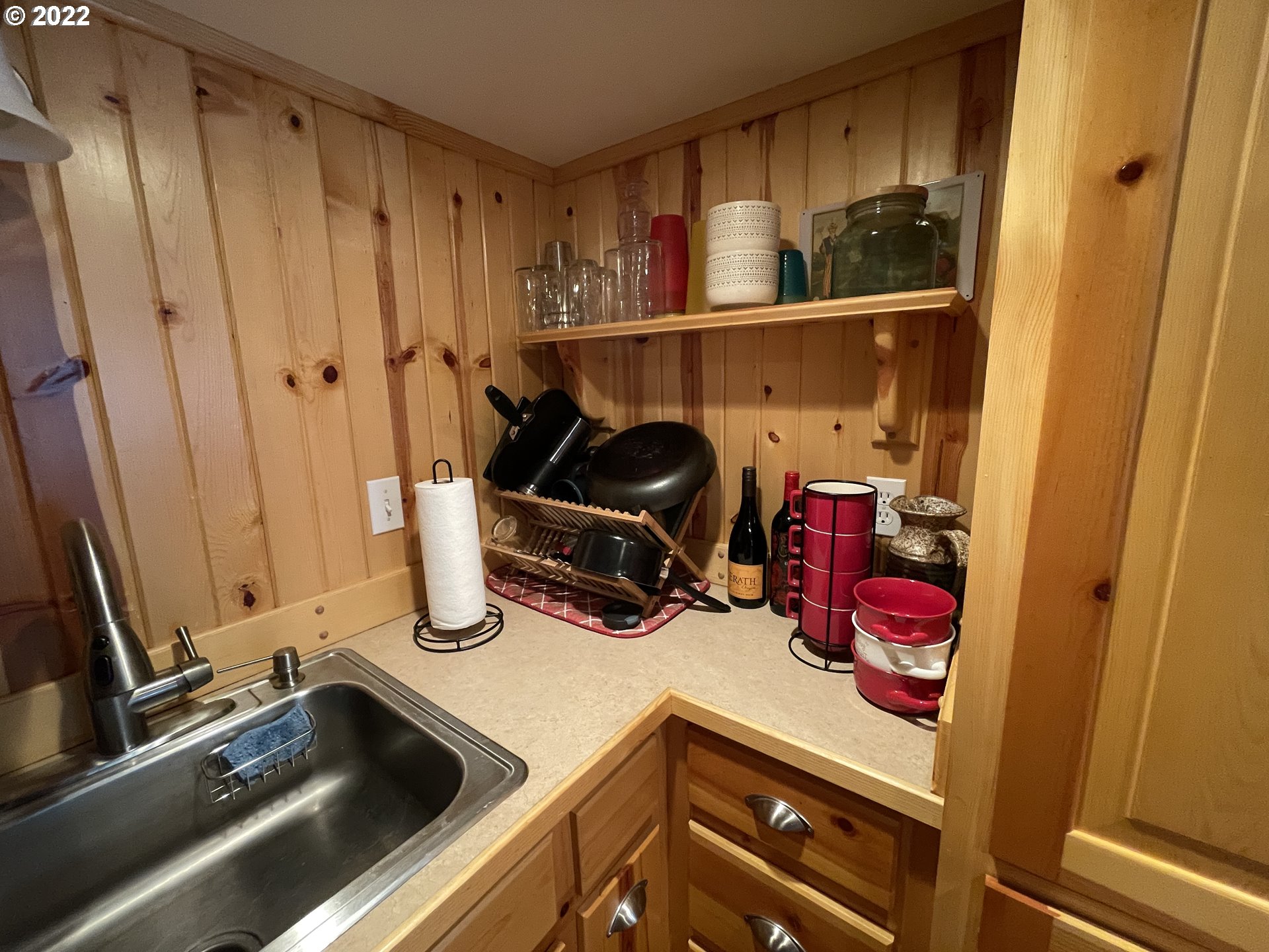 81 Soda Springs Road Goldendale, WA 98620 - Photo 12 of 31 a bathroom with a sink and a mirror