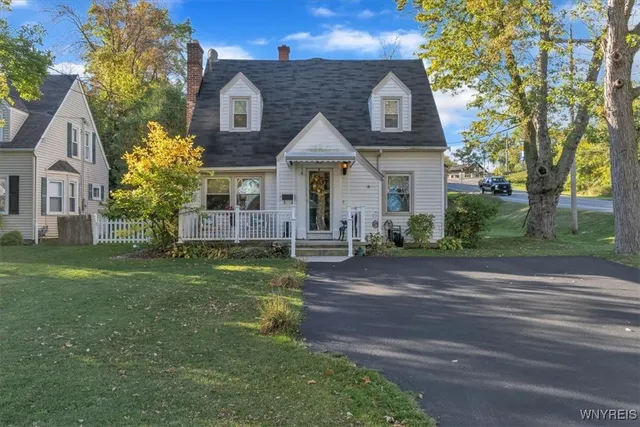 $325,000 | 901 Onondaga Street, Lewiston, NY 14092