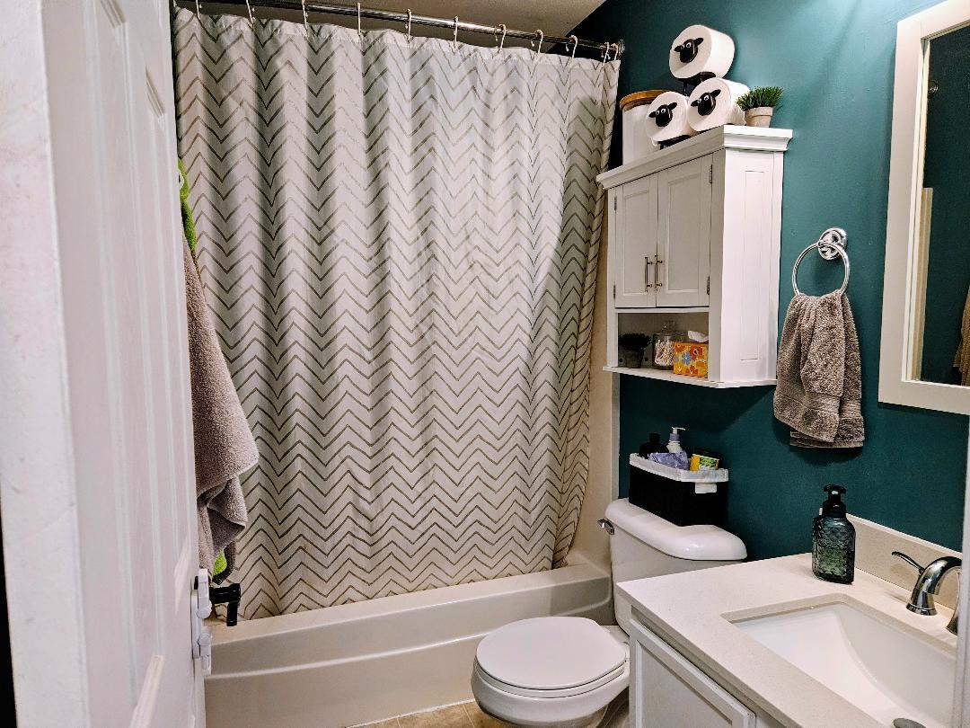 25159 Faraday Road Manhattan, IL 60442 - Photo 20 of 28 a bathroom with a sink toilet and shower
