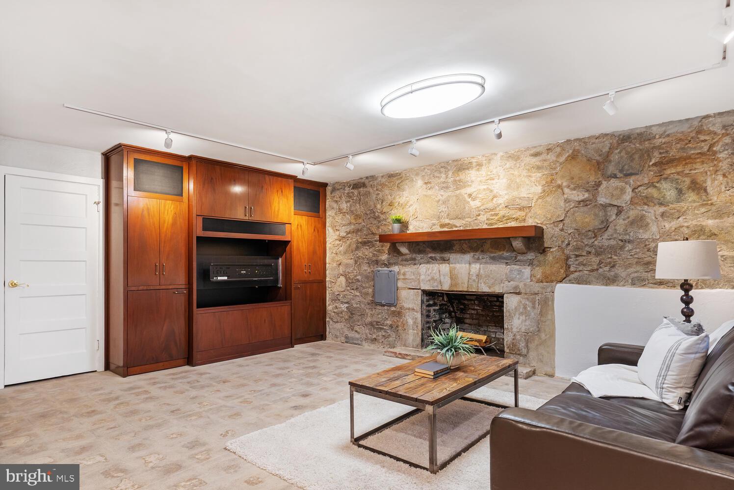 3909 Juniper Road Baltimore, MD 21218 - Photo 43 of 53 Gallery Image 43