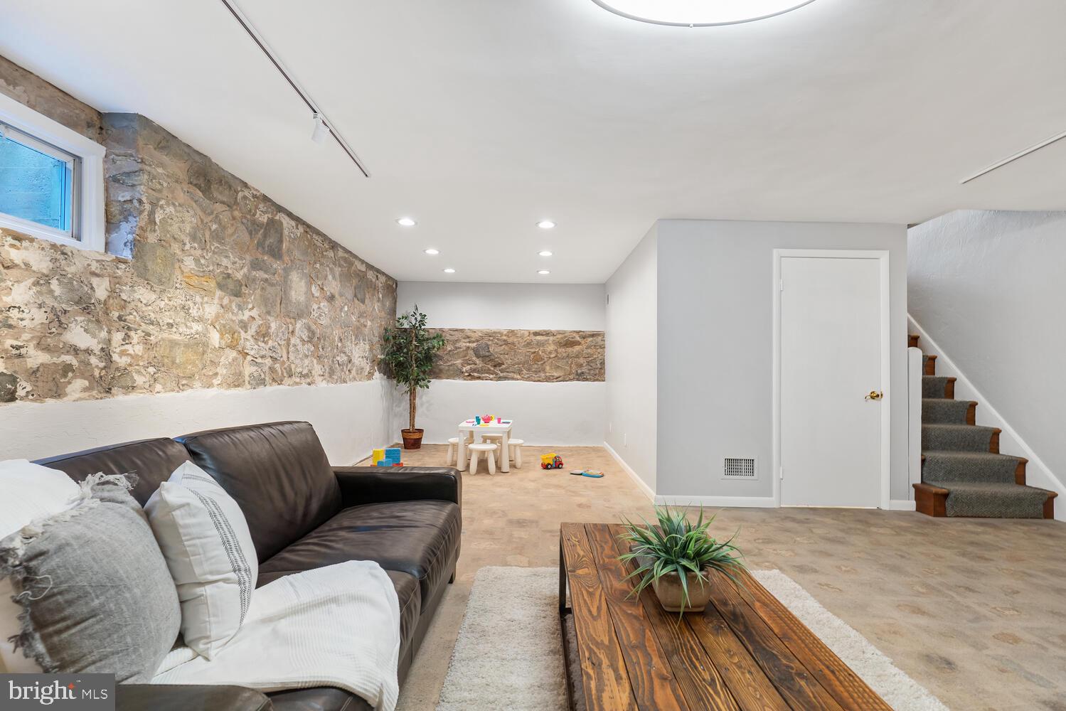 3909 Juniper Road Baltimore, MD 21218 - Photo 44 of 53 Gallery Image 44