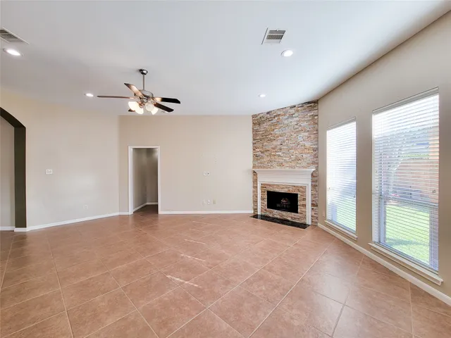 $2,800 | 9514 Garnet Falls Lane, Humble, TX 77396