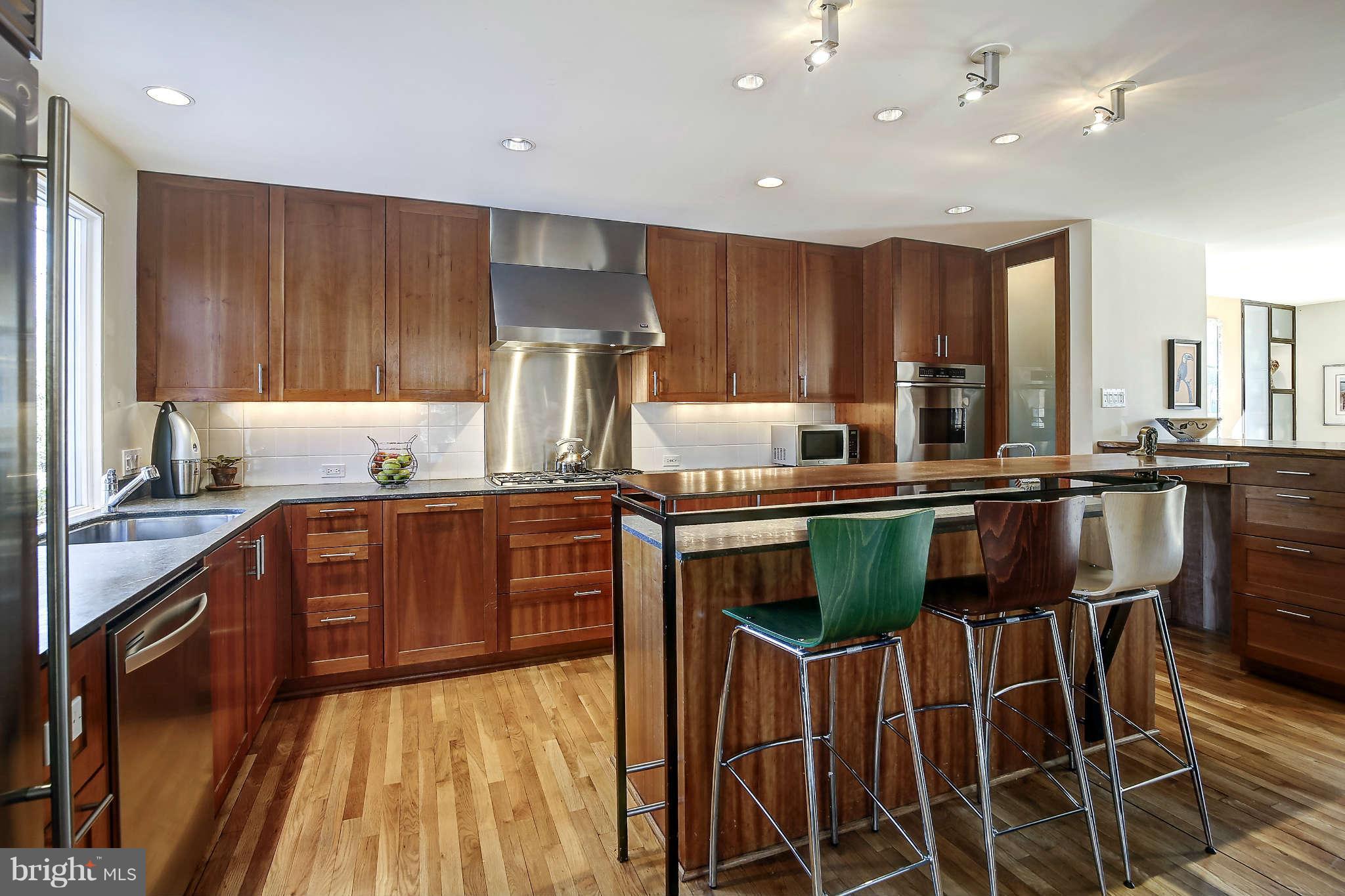 3102 Circle Hill Road Alexandria, VA 22305 - Photo 2 of 27 Kitchen
