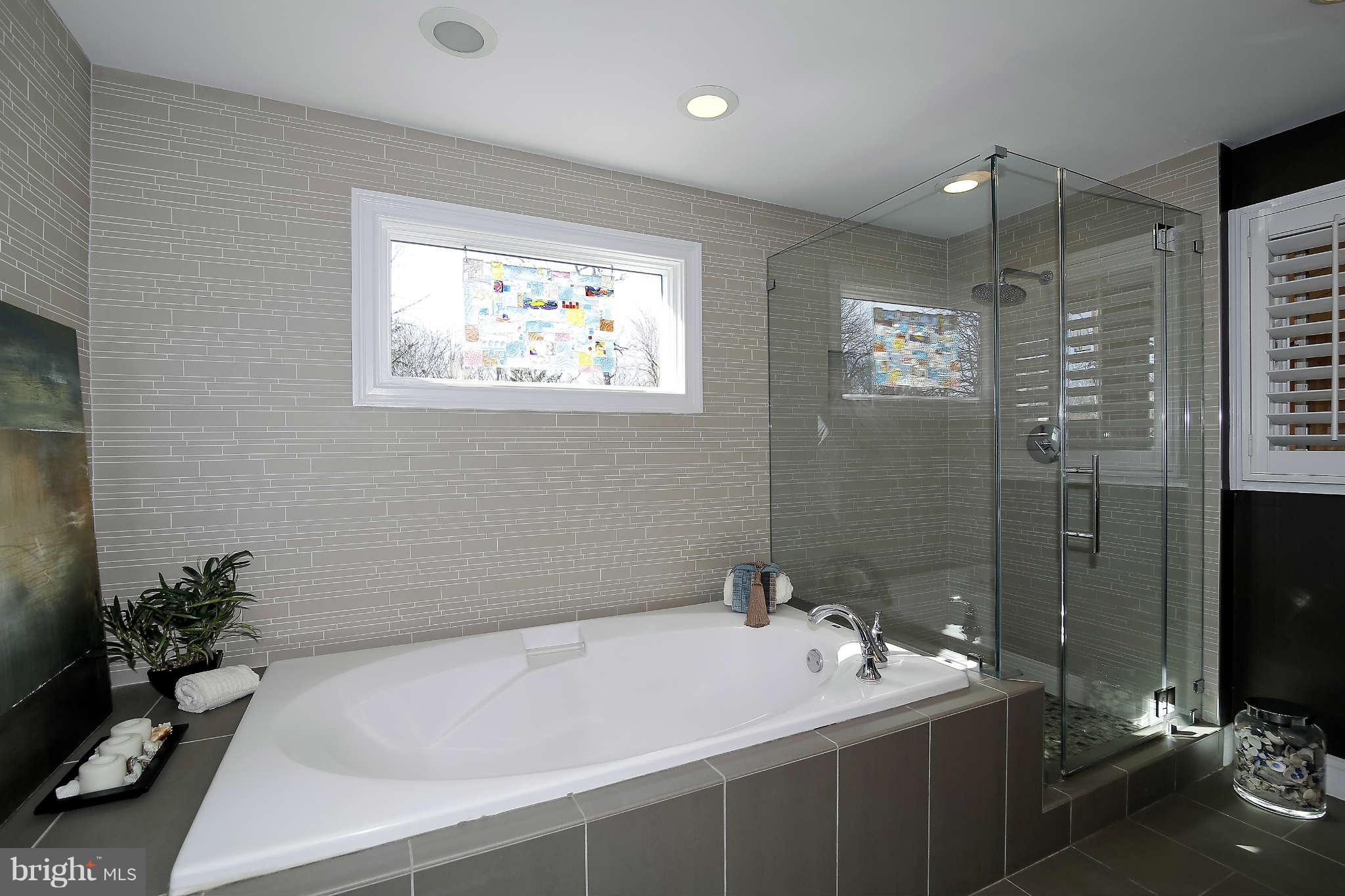 3102 Circle Hill Road Alexandria, VA 22305 - Photo 20 of 27 Master Bathroom