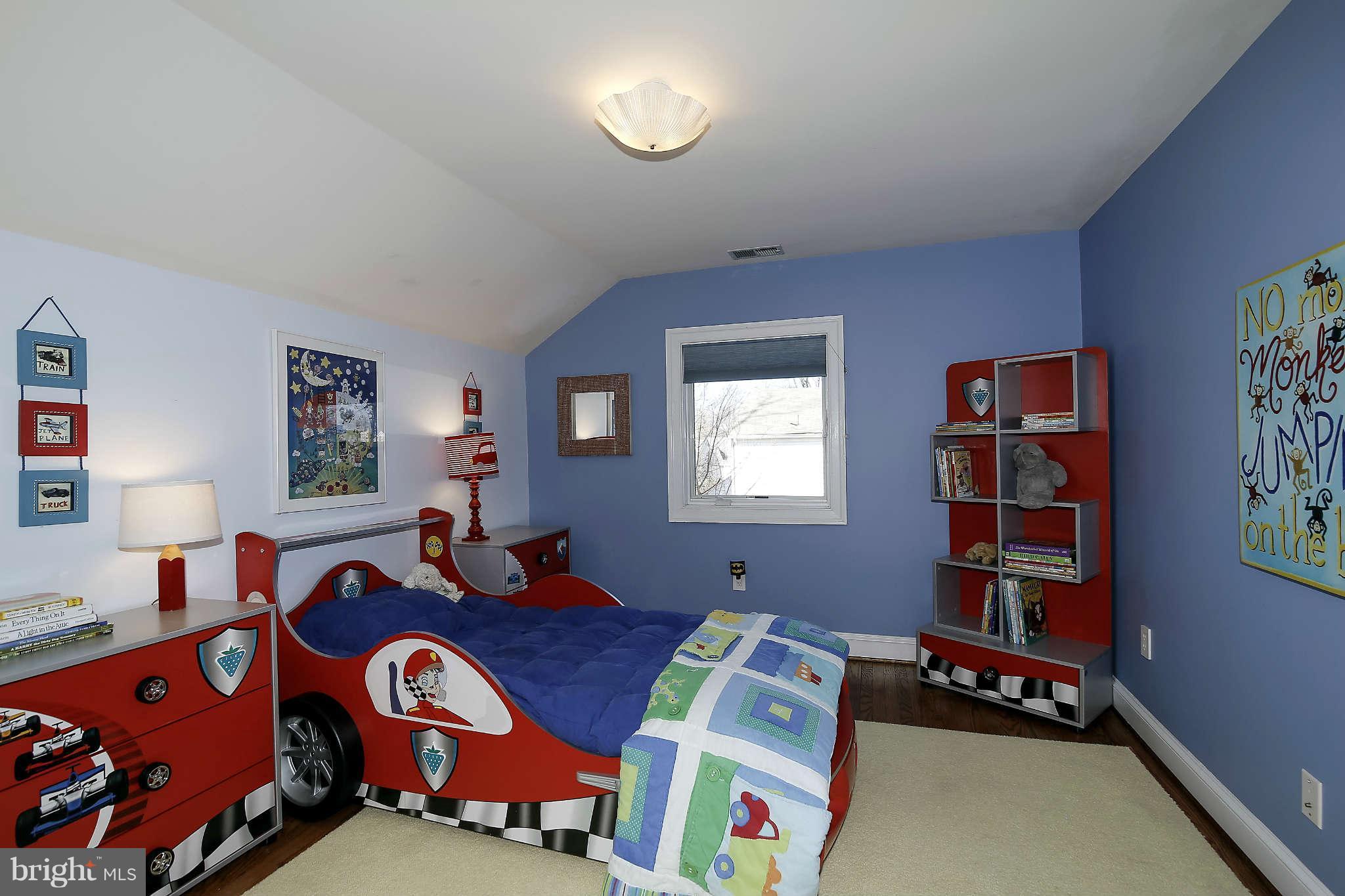 3102 Circle Hill Road Alexandria, VA 22305 - Photo 22 of 27 Third Bedroom
