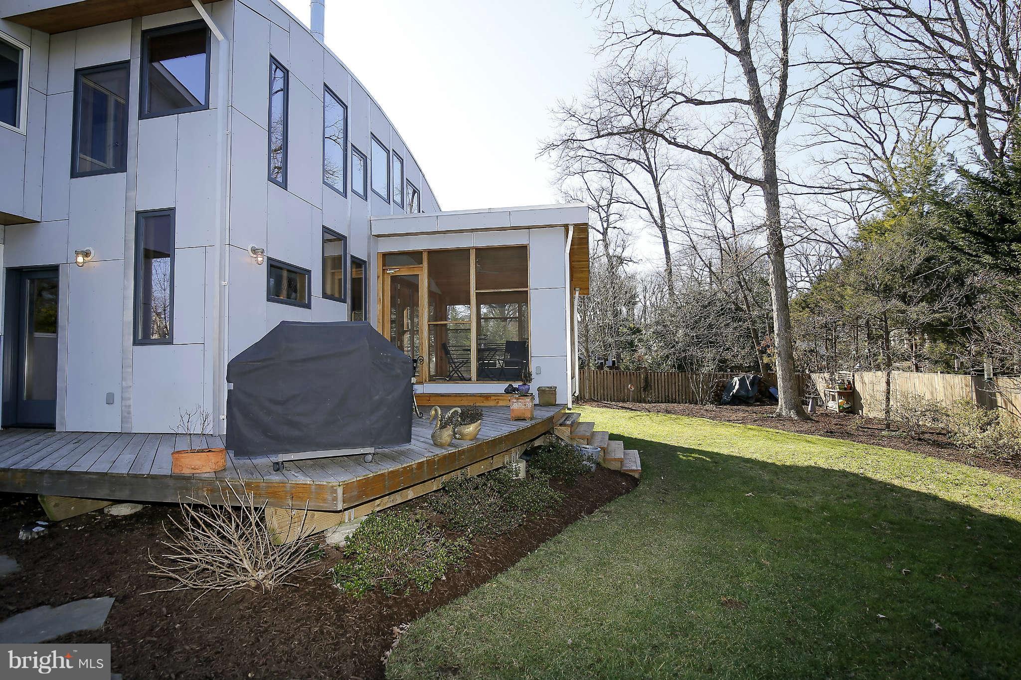 3102 Circle Hill Road Alexandria, VA 22305 - Photo 27 of 27 Exterior (Rear)