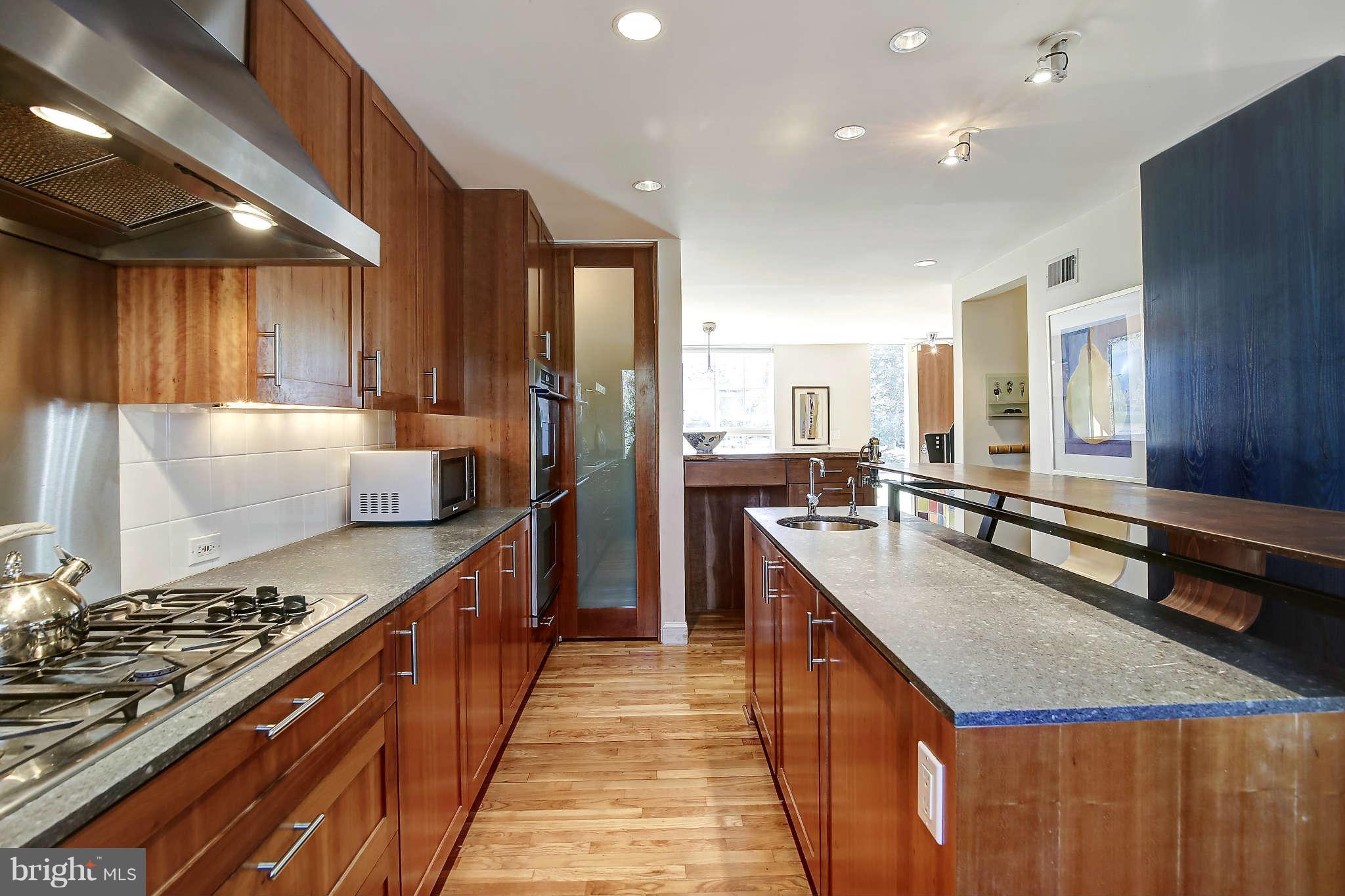 3102 Circle Hill Road Alexandria, VA 22305 - Photo 8 of 27 Kitchen