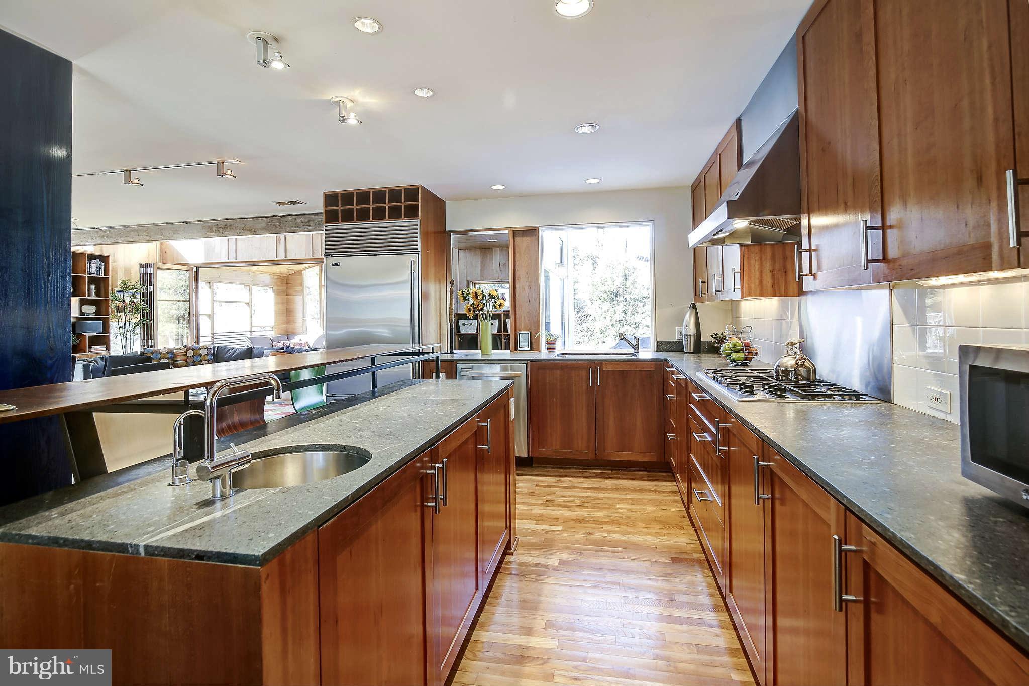 3102 Circle Hill Road Alexandria, VA 22305 - Photo 9 of 27 Kitchen