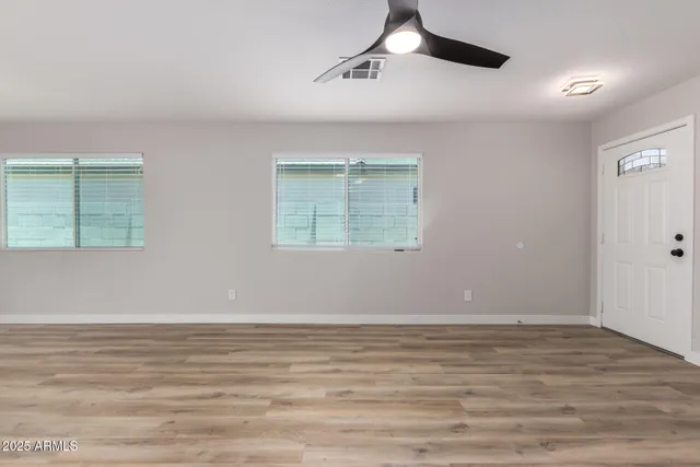 $2,300 | 3014 West Zachary Drive, Phoenix, AZ 85027