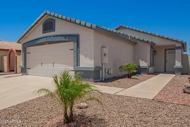 $2,300 | 3014 West Zachary Drive, Phoenix, AZ 85027