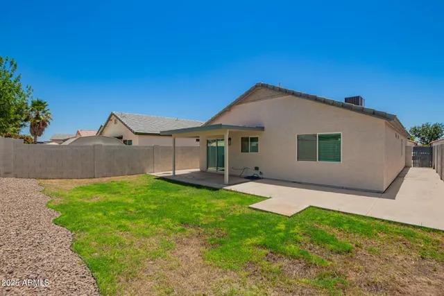 $2,300 | 3014 West Zachary Drive, Phoenix, AZ 85027