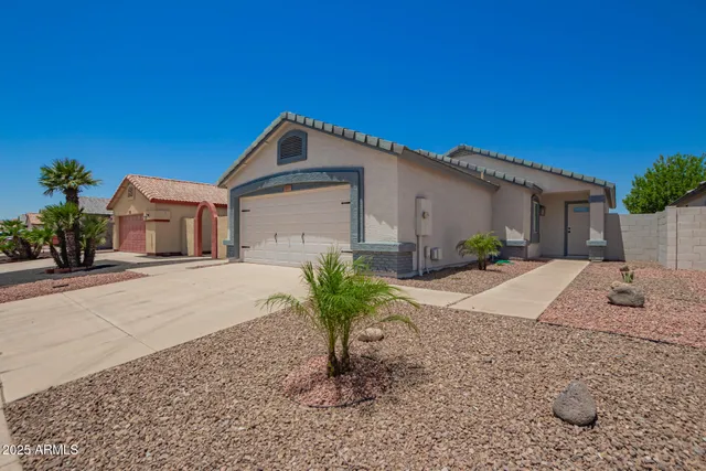 $2,300 | 3014 West Zachary Drive, Phoenix, AZ 85027