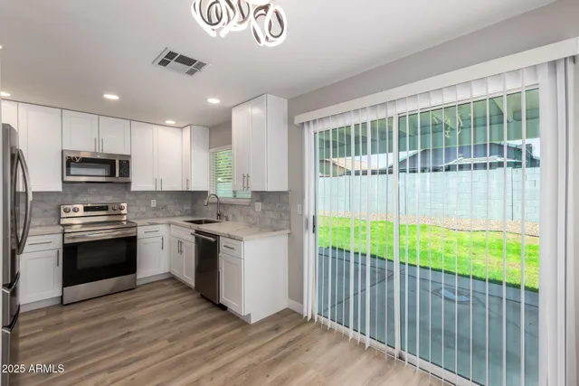 $2,300 | 3014 West Zachary Drive, Phoenix, AZ 85027