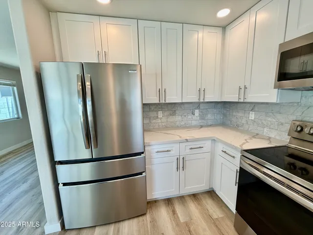 $2,300 | 3014 West Zachary Drive, Phoenix, AZ 85027