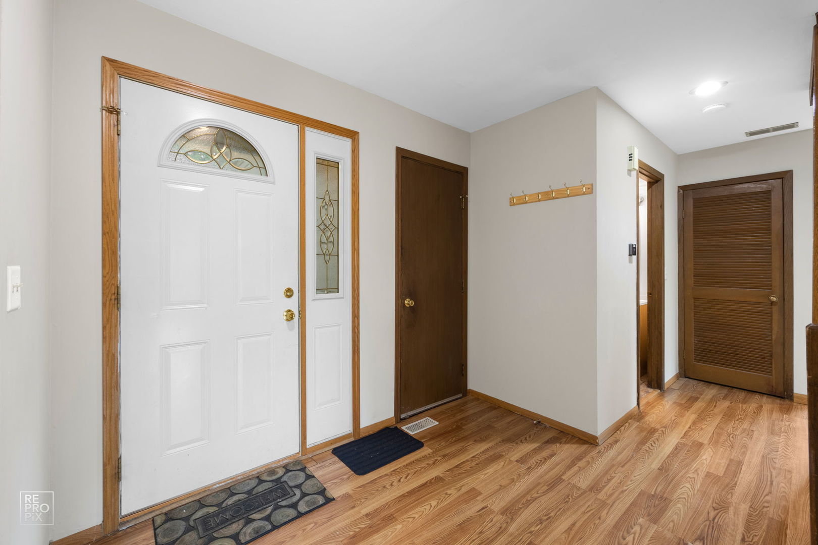 1091 Colony Lake Drive Hoffman Estates, IL 60169 - Photo 2 of 15