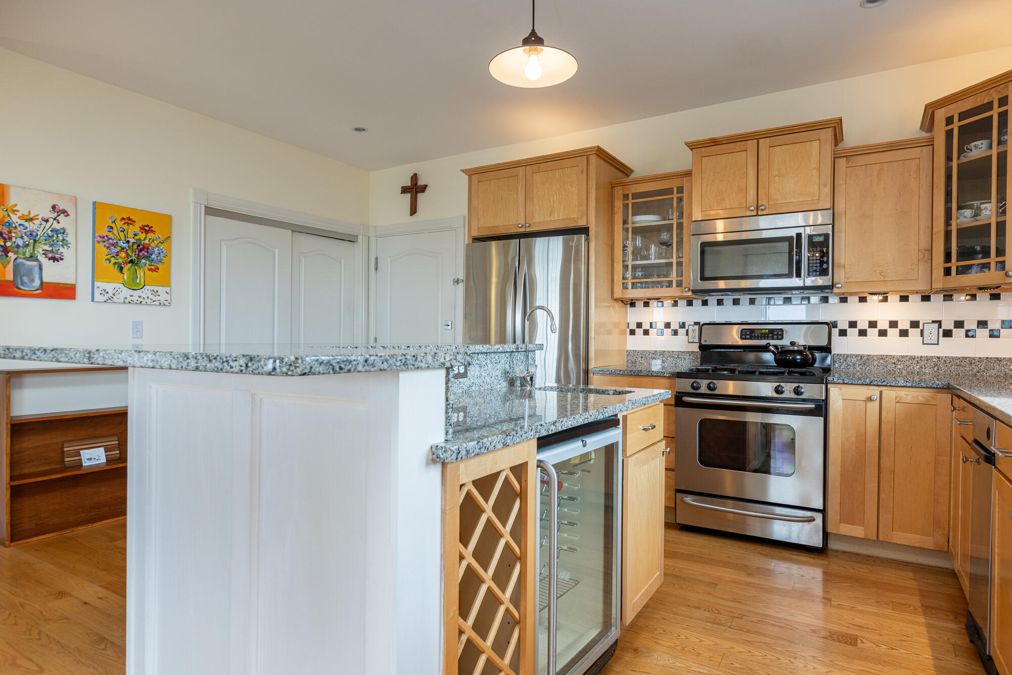 24 Brackett Street, Unit 4 Portland, ME 04102 - Photo 13 of 26 24 Brackett Rd._#4_W5_007