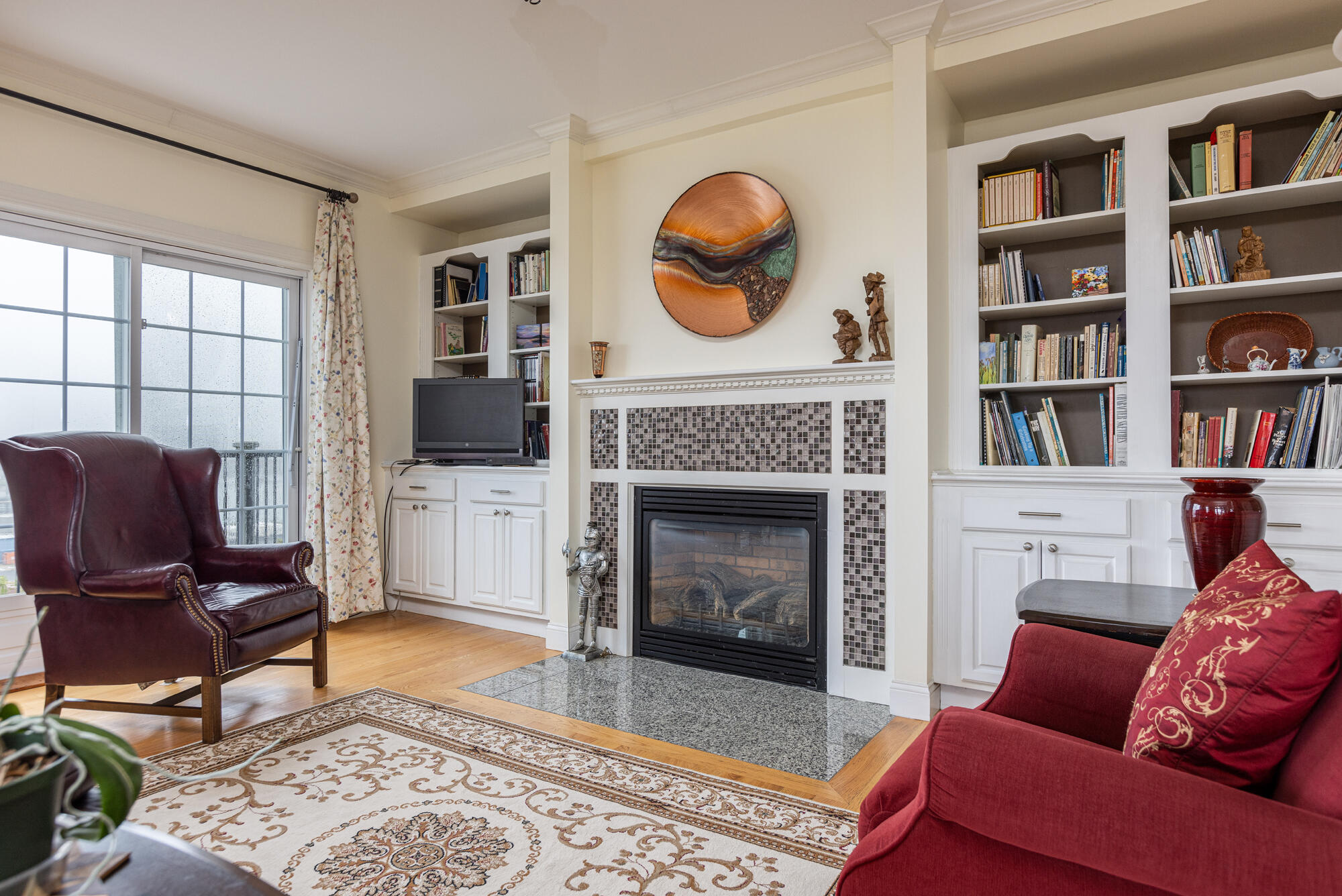 24 Brackett Street, Unit 4 Portland, ME 04102 - Photo 2 of 26 24 Brackett Rd._#4_W5_011