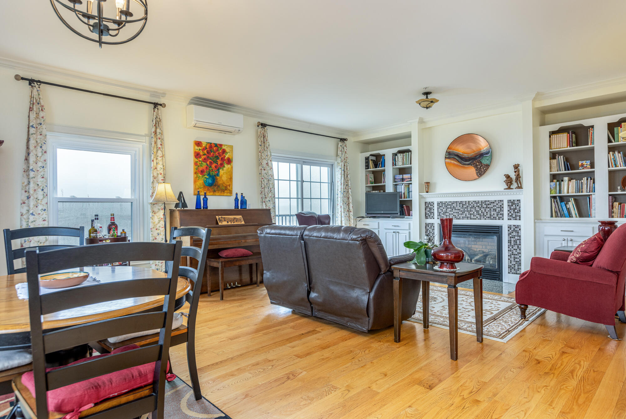 24 Brackett Street, Unit 4 Portland, ME 04102 - Photo 8 of 26 24 Brackett Rd._#4_W5_010