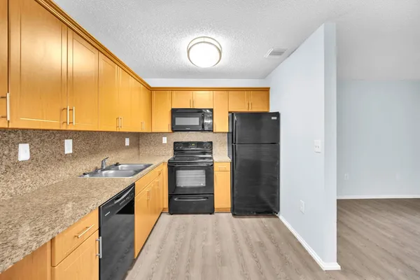 $2,195 | 6881 Northwest 173rd Drive, Unit 1J, Hialeah, FL 33015