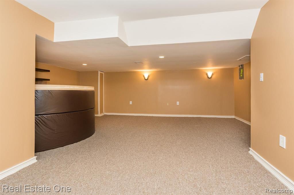 1370 Crescent Lane, Unit 302 Rochester Hills, MI 48306 - Photo 27 of 41