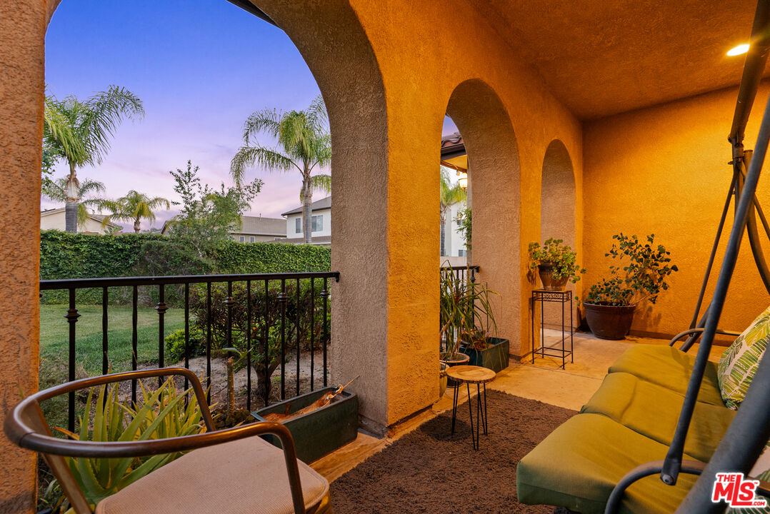 25618 Henley Way Stevenson Ranch, CA 91381 - Photo 4 of 47