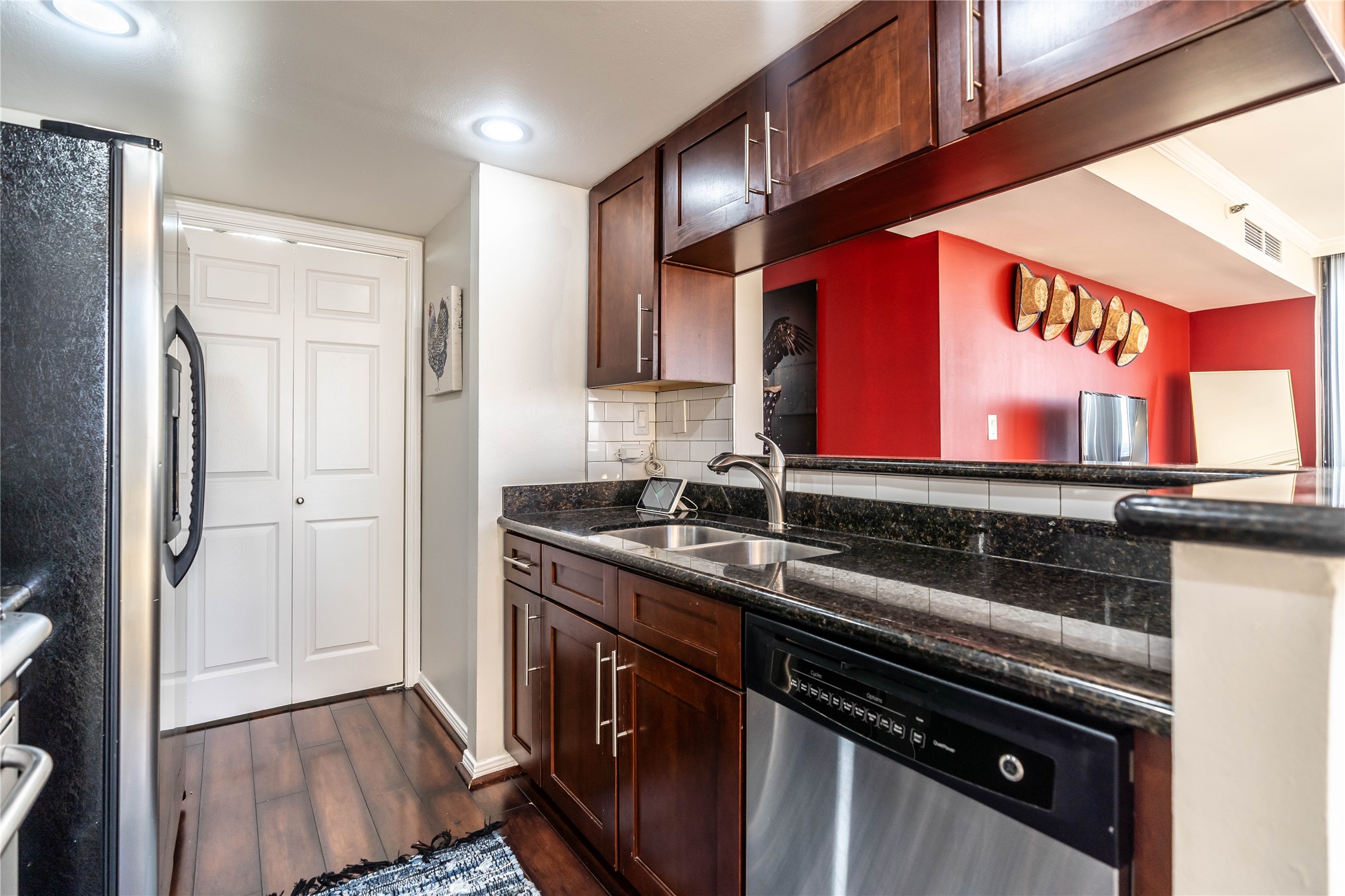3525 Sage Road, Unit 1315 Houston, TX 77056 - Photo 9 of 22 Gallery Image 9