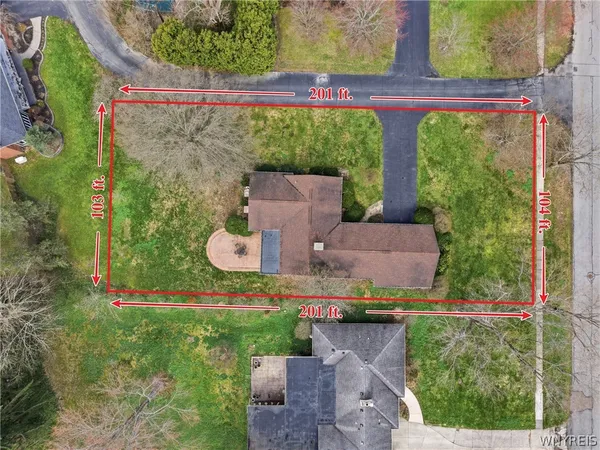 $465,000 | 55 Idlewood Avenue, Hamburg, NY 14075