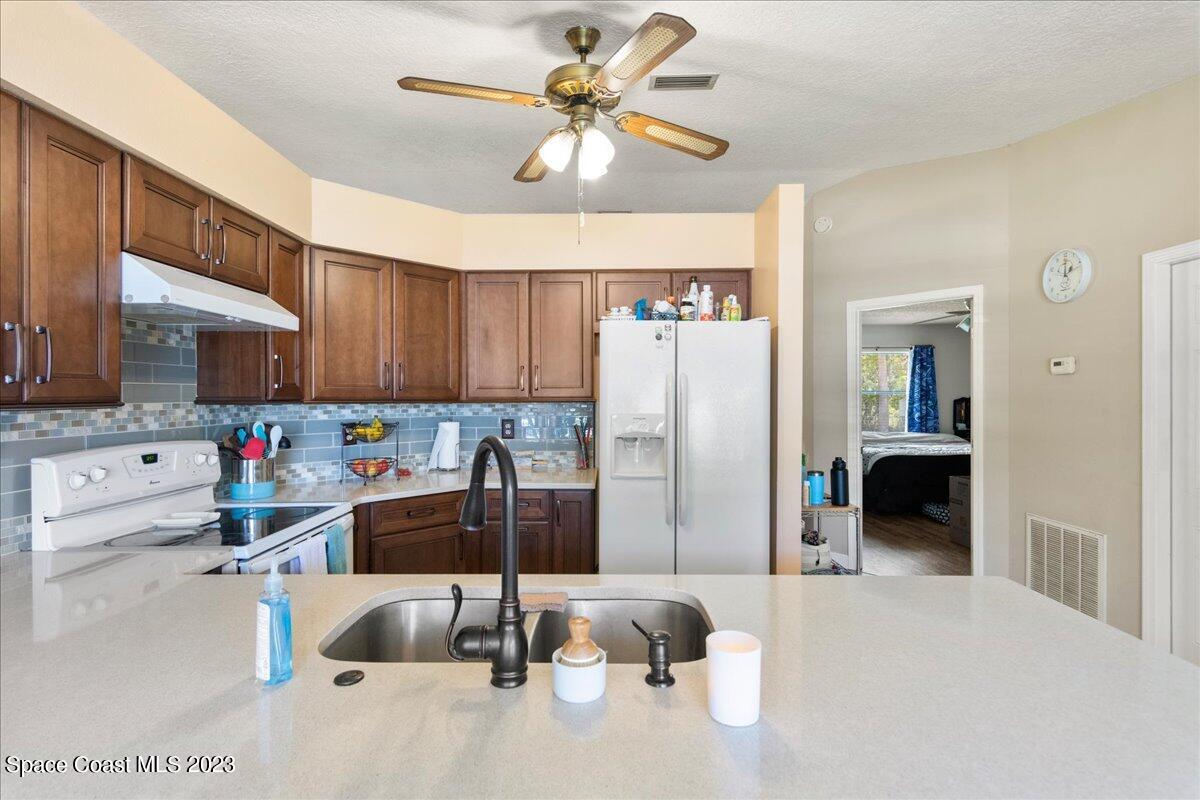 5853 Jamaica Road Cocoa, FL 32927 - Photo 12 of 21 08-DSC_1456