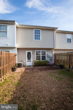 $1,800 | 10502 Guilderland Court, Fredericksburg, VA 22408