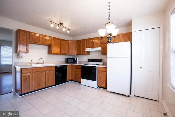 $1,800 | 10502 Guilderland Court, Fredericksburg, VA 22408
