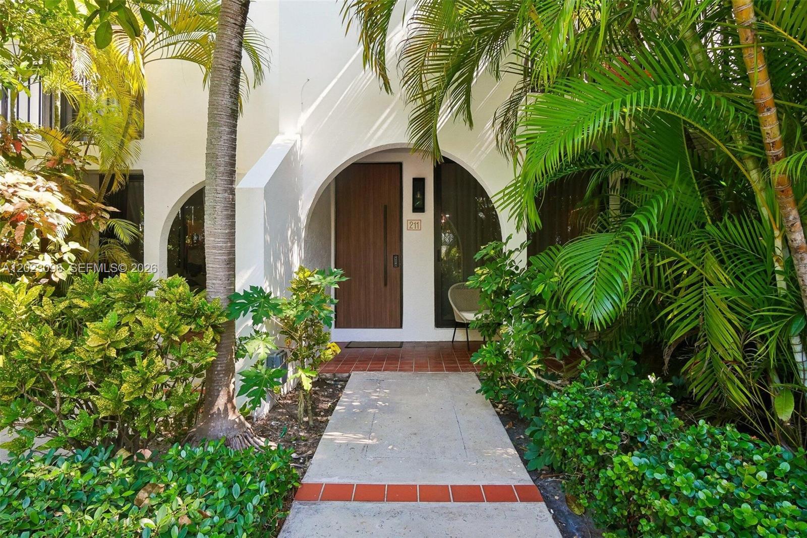 425 Grapetree Drive, Unit 211 Key Biscayne, FL 33149 - Photo 2 of 31