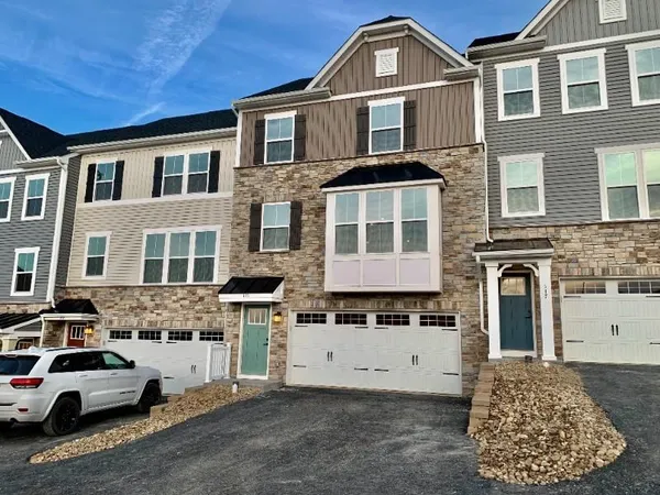 $2,800 | 115 Moyer Hill Drive, Unit 1, Cranberry Township, PA 16066