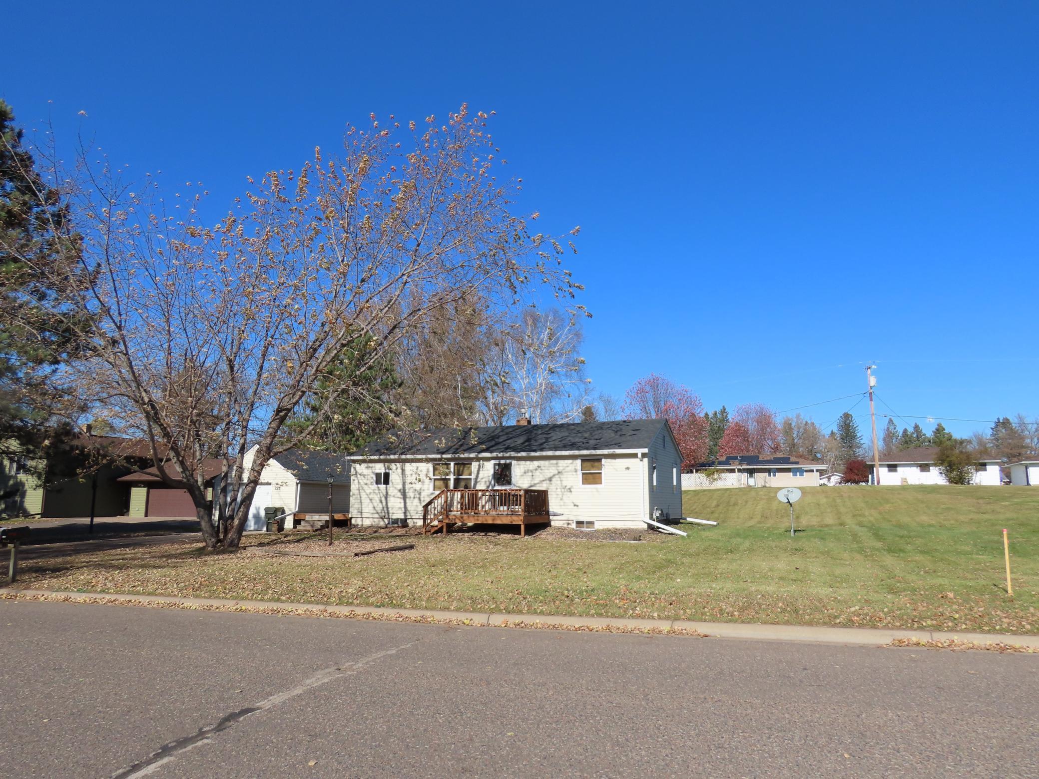 228 Minnesota Street Sandstone, MN 55072 - Photo 3 of 22