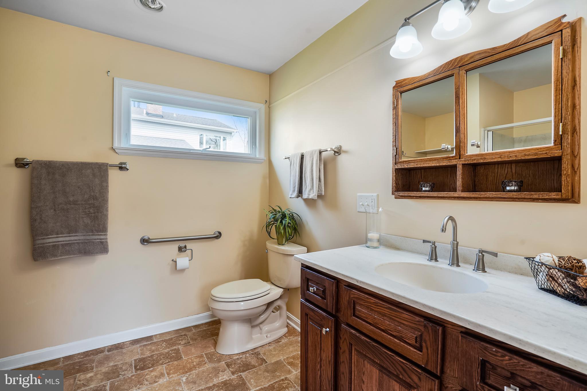 2414 Rosedown Drive Reston, VA 20191 - Photo 6 of 53 MAIN LEVEL Primary Full Bathroom