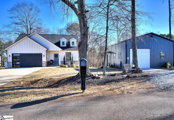 $402,000 | 520 Gramling School Road, Inman, SC 29349