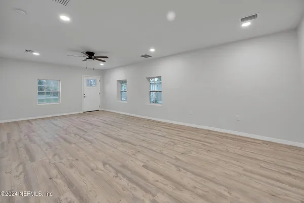 $1,995 | 7519 Birdies Road, Jacksonville, FL 32256