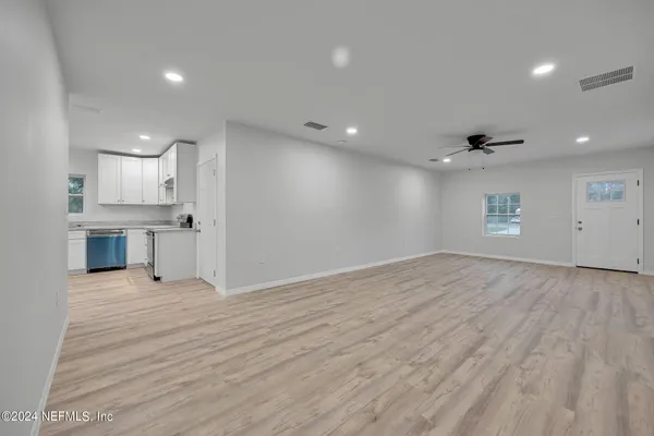 $1,995 | 7519 Birdies Road, Jacksonville, FL 32256