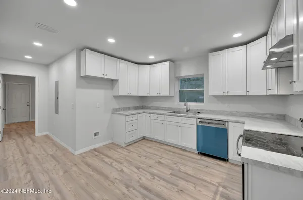 $1,995 | 7519 Birdies Road, Jacksonville, FL 32256