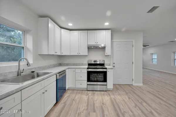 $1,995 | 7519 Birdies Road, Jacksonville, FL 32256