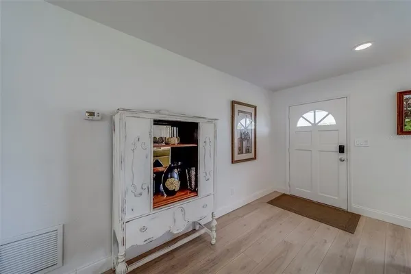 $2,700 | 11424 79th Avenue, Seminole, FL 33772