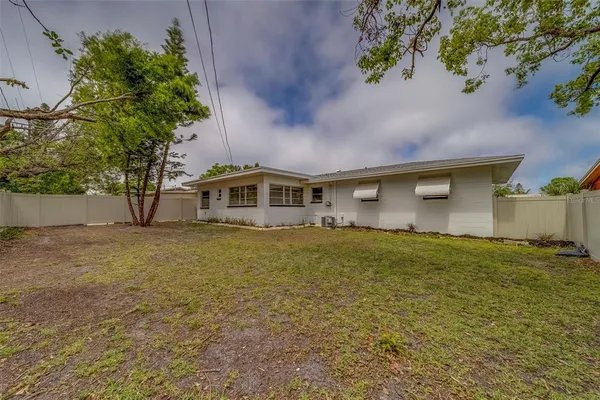 $2,700 | 11424 79th Avenue, Seminole, FL 33772