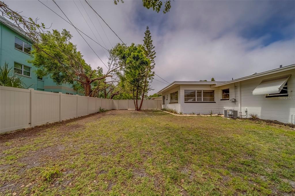 11424 79th Avenue Seminole, FL 33772 - Photo 43 of 62 a house view with a garden space