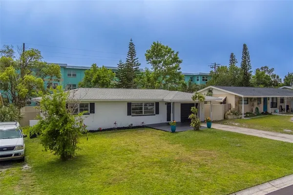 $2,700 | 11424 79th Avenue, Seminole, FL 33772