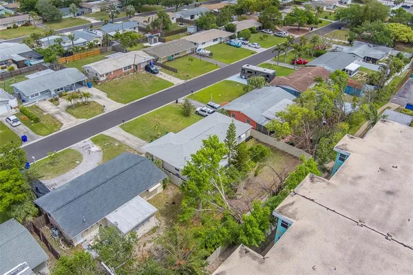 $2,700 | 11424 79th Avenue, Seminole, FL 33772