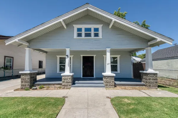 $299,900 | 385 North Park Avenue, Fresno, CA 93701