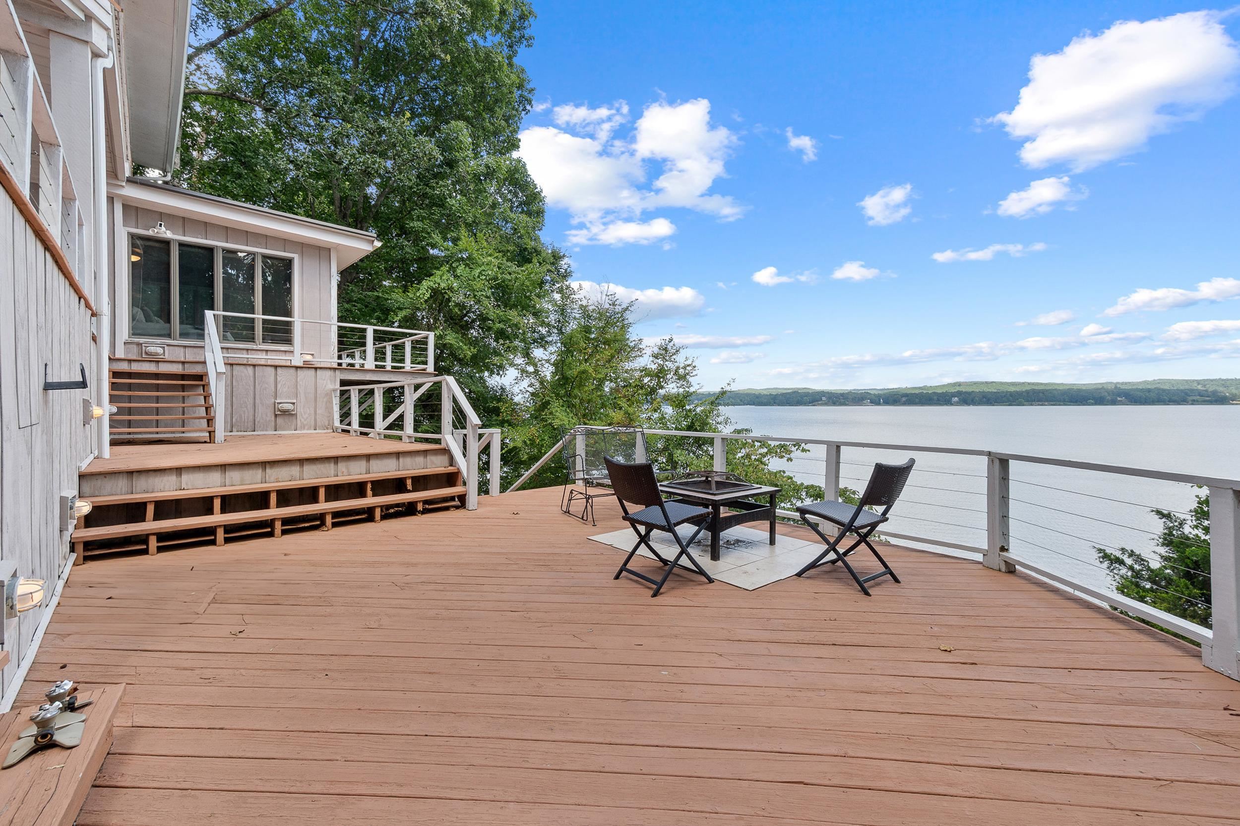 11 Cr 452 Road Iuka, MS 38852 - Photo 5 of 37 a view of a terrace with seating area