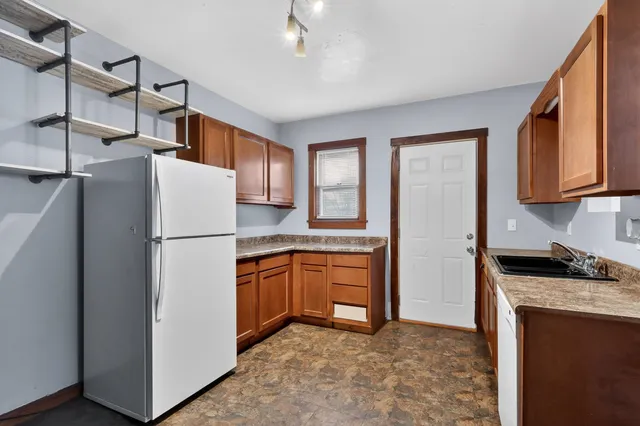 $160,000 | 1247 Prairie Beloit Il 53511, Beloit, WI 53511